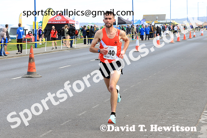 Senior mens Northern 12 Stage Road Relay, 2025 Northern 12 and 6 Stage Road Relays and Junior 5k, Redcar. Photo: David T. Hewitson/Sports for All Pics